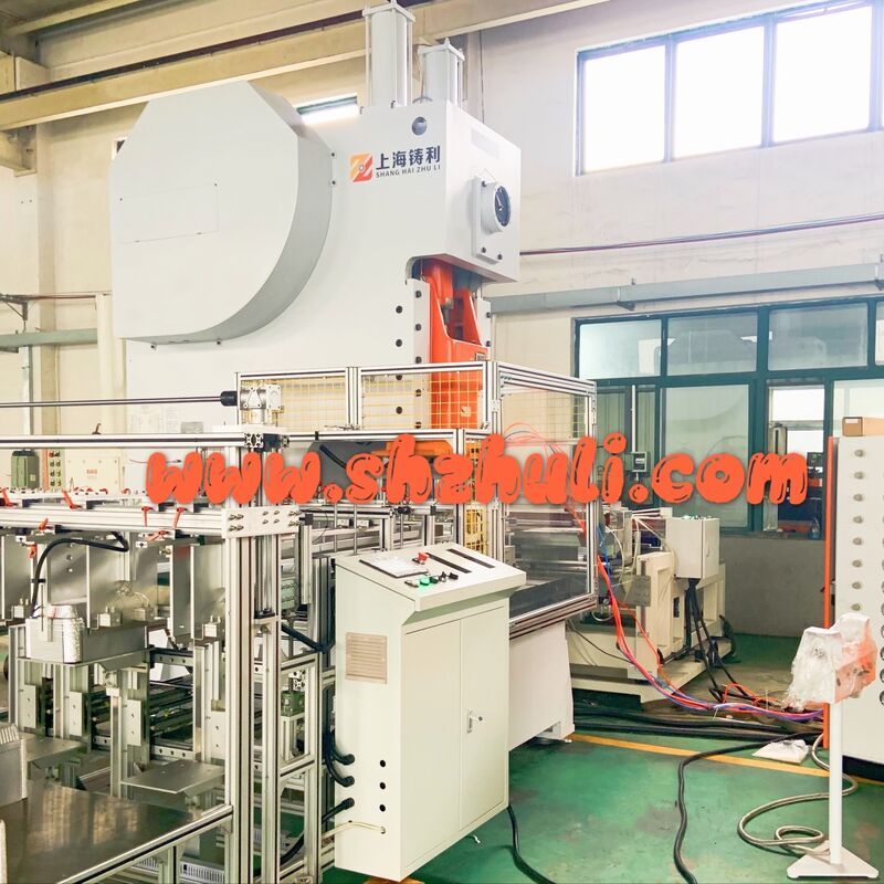 10T 18KW Foil Container Making Machine Mitsubishi PLC Control System 380V 50HZ 3 Phase Press